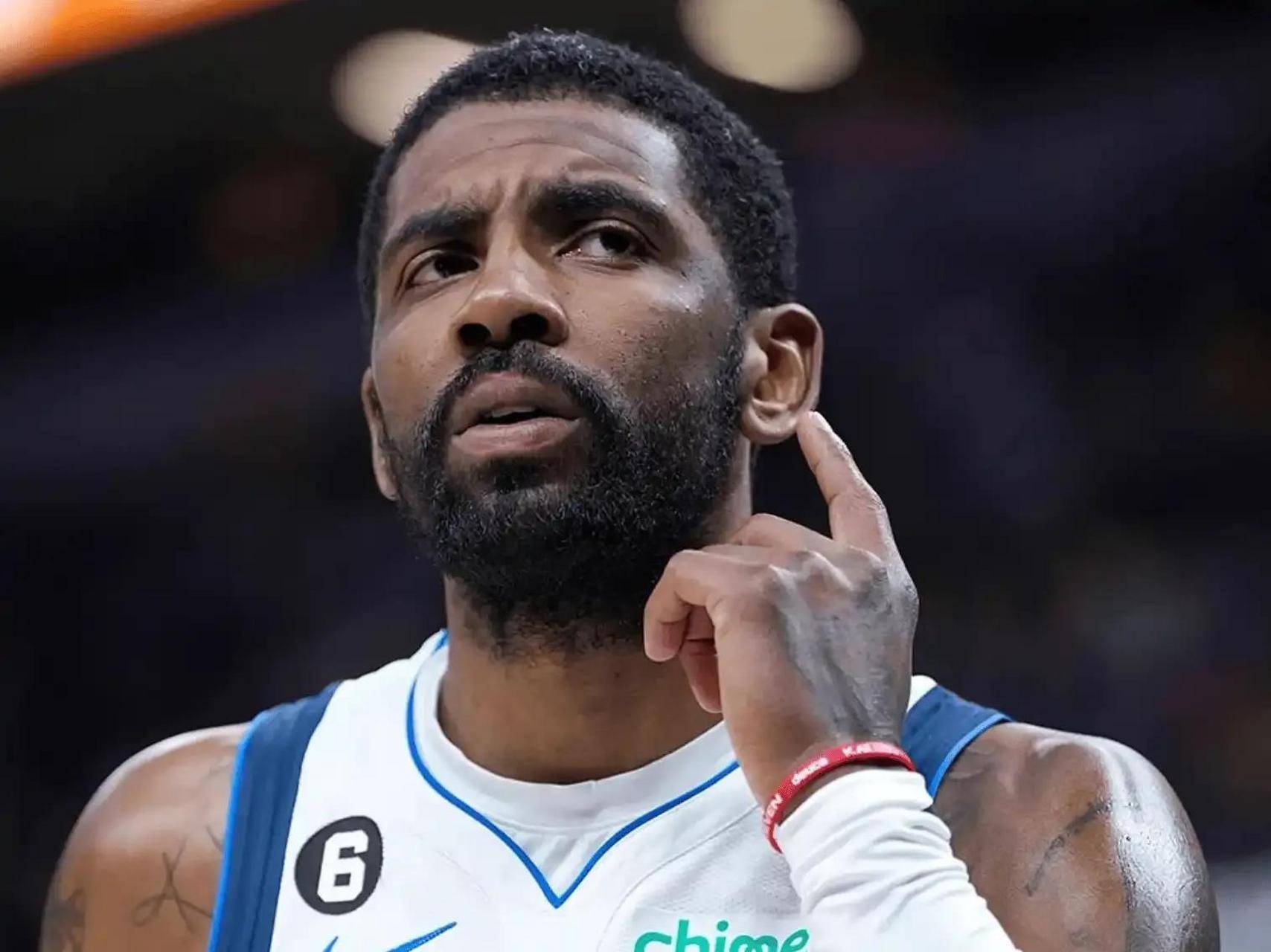 年薪2亿年薪，转会费将超过5300万！沙特不放弃萨拉赫，新月最可能出手（沙特仍不放弃萨拉赫：年薪或达2亿，转会费超5300万，新月最可能出手）