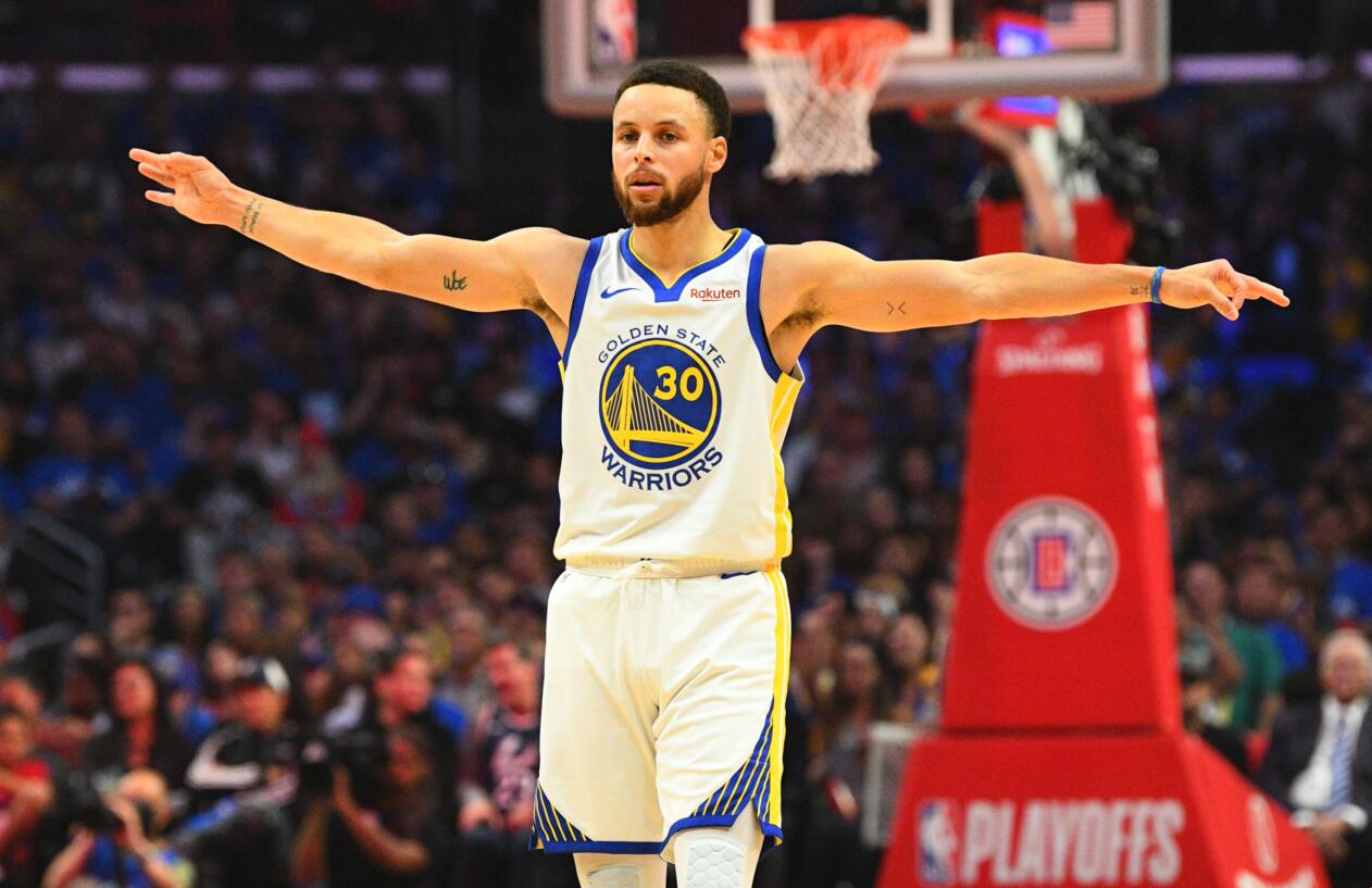 NBA战报：布伦森33分，尼克斯146-112狂胜爵士（NBA快讯：布伦森砍下33分，尼克斯146-112大胜爵士）