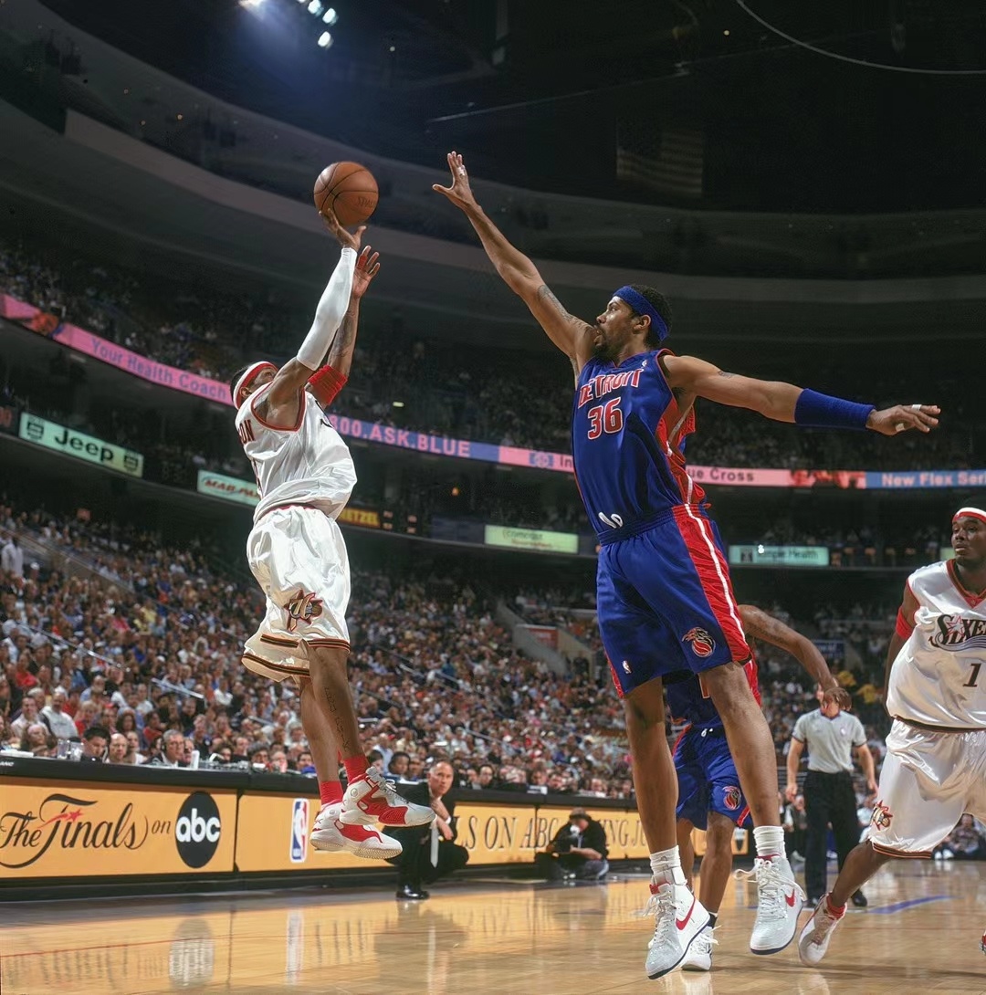 NBA新秀观察：状元秀首战亮眼,（NBA新秀速报：状元首秀抢眼）