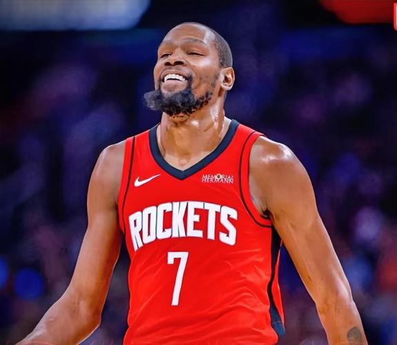 恩里克：裁判只给卡马拉黄牌？只能说舍瓦利耶很幸运没受大伤（恩里克质疑仅罚卡马拉黄牌：舍瓦利耶幸运未受重伤）