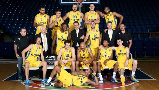 孤军奋战！皇马主帅阿隆索遭遇最严峻考验，11名球员缺阵或成致命打击（单枪匹马！皇马主帅阿隆索迎来最严酷考验，11将缺席恐成致命打击）